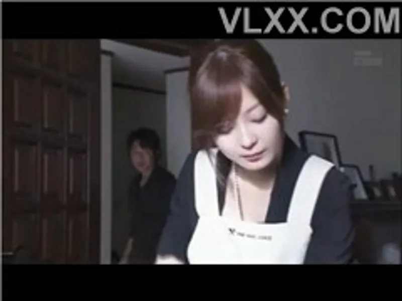 Người chồng đi công tác, vợ ở nhà bị người tình của chị gái cưỡng hiếp